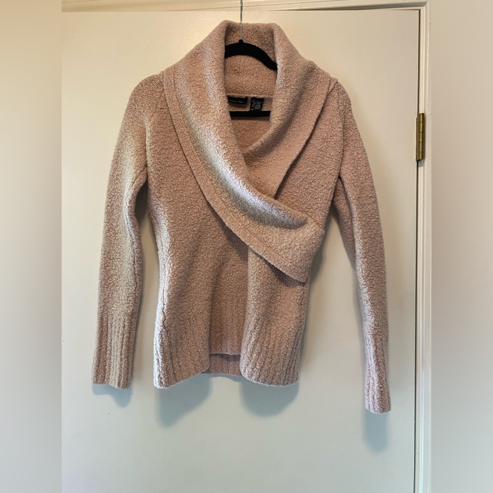 Moda international pink wool sweater size L